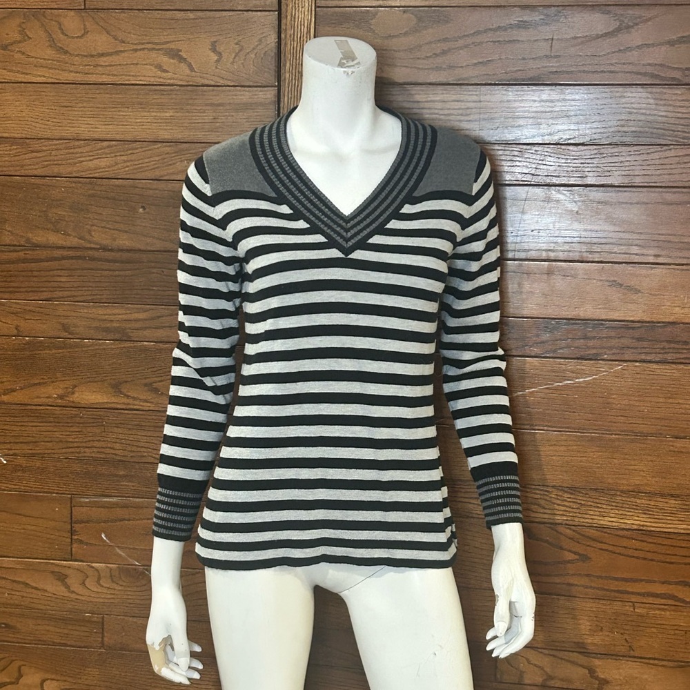 Haggar Black and Gray V-Neck Sweater